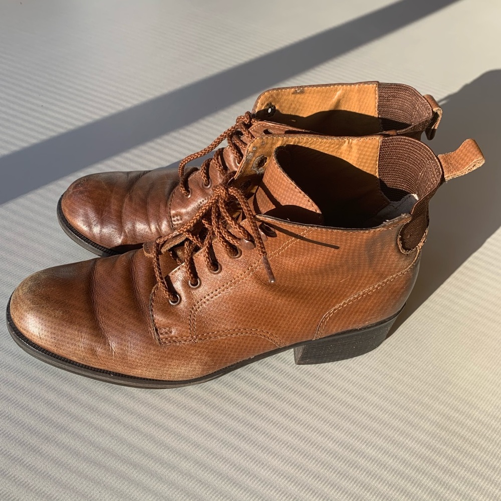 Vintage Etienne Agner lace up leather heeled boots